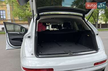 Внедорожник / Кроссовер Audi Q7 2015 в 