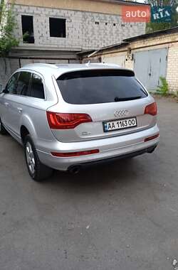 Внедорожник / Кроссовер Audi Q7 2011 в 