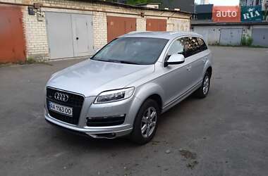 Внедорожник / Кроссовер Audi Q7 2011 в 