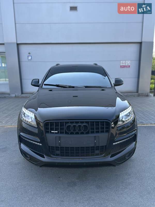 Внедорожник / Кроссовер Audi Q7 2013 в 