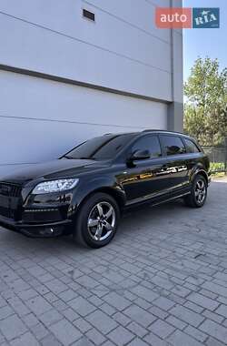 Внедорожник / Кроссовер Audi Q7 2013 в 