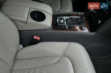 Позашляховик / Кросовер Audi Q7 2010 в 
