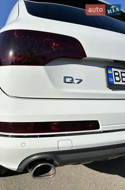 Позашляховик / Кросовер Audi Q7 2013 в 