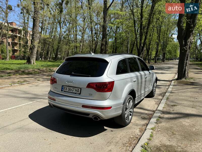 Внедорожник / Кроссовер Audi Q7 2013 в Черновцах
