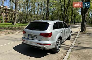 Внедорожник / Кроссовер Audi Q7 2013 в 