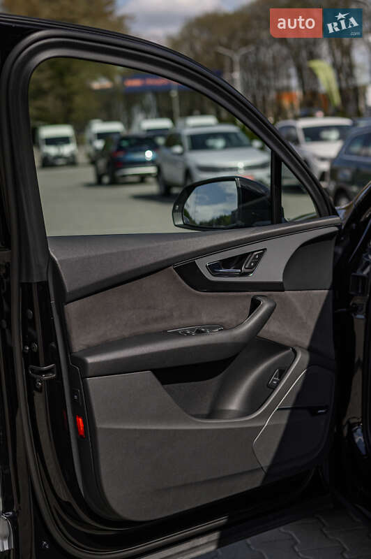 Внедорожник / Кроссовер Audi Q7 2015 в Львове