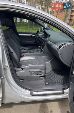 Внедорожник / Кроссовер Audi Q7 2013 в 