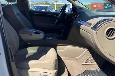 Позашляховик / Кросовер Audi Q7 2012 в 