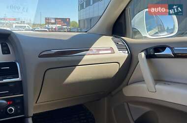 Позашляховик / Кросовер Audi Q7 2012 в 