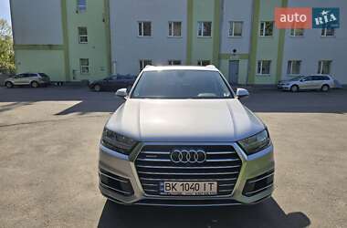 Внедорожник / Кроссовер Audi Q7 2018 в Ровно