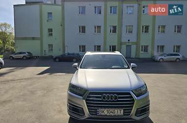 Внедорожник / Кроссовер Audi Q7 2018 в Ровно