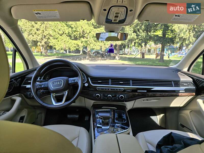Позашляховик / Кросовер Audi Q7 2018 в Рівному