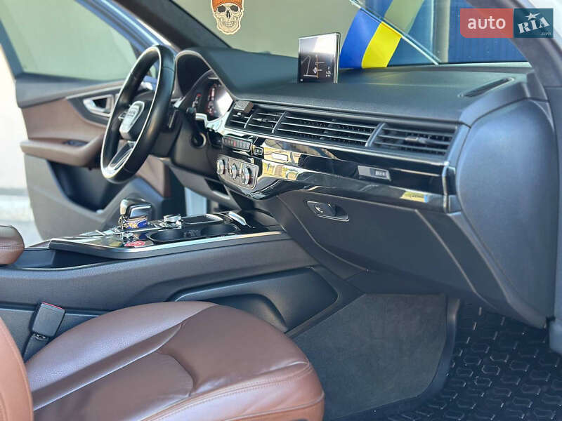 Внедорожник / Кроссовер Audi Q7 2016 в Днепре