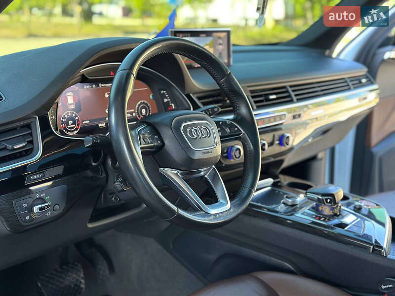 Внедорожник / Кроссовер Audi Q7 2016 в Днепре
