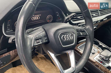 Внедорожник / Кроссовер Audi Q7 2017 в 