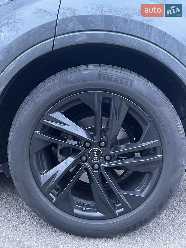 Внедорожник / Кроссовер Audi Q7 2022 в Киеве