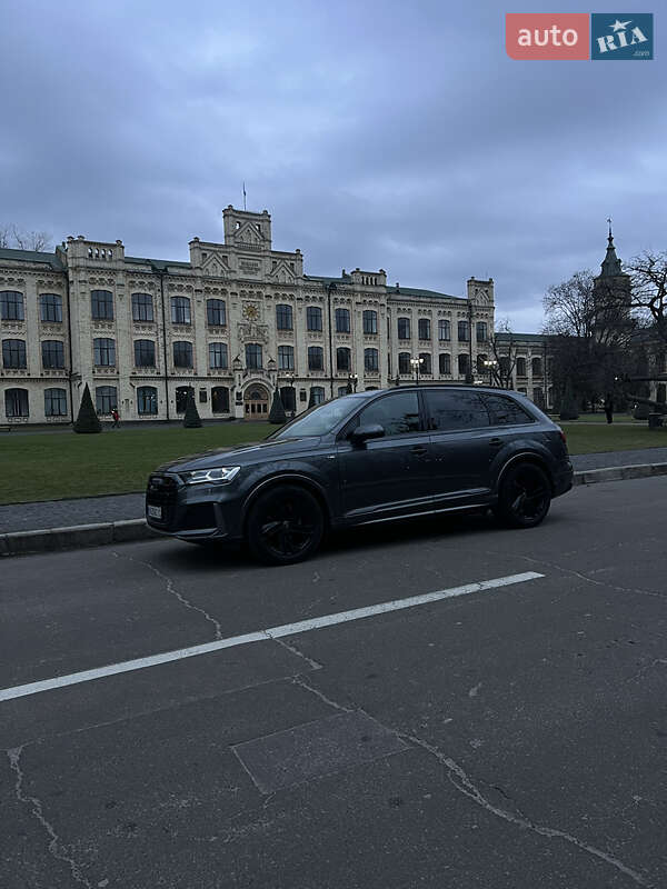 Внедорожник / Кроссовер Audi Q7 2022 в Киеве