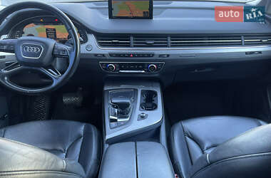 Внедорожник / Кроссовер Audi Q7 2016 в 