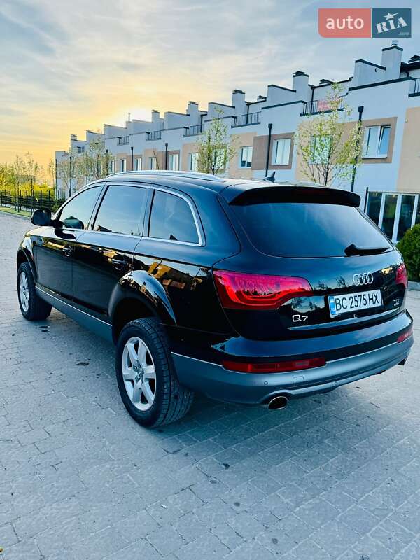 Позашляховик / Кросовер Audi Q7 2013 в Львові