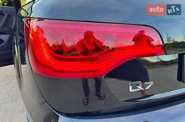 Внедорожник / Кроссовер Audi Q7 2013 в 