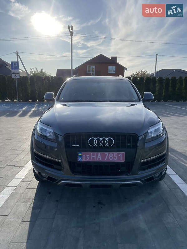 Внедорожник / Кроссовер Audi Q7 2015 в 