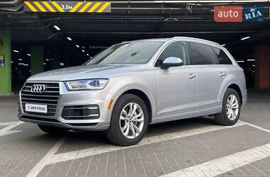 Внедорожник / Кроссовер Audi Q7 2016 в 