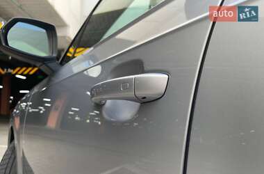 Внедорожник / Кроссовер Audi Q7 2016 в 