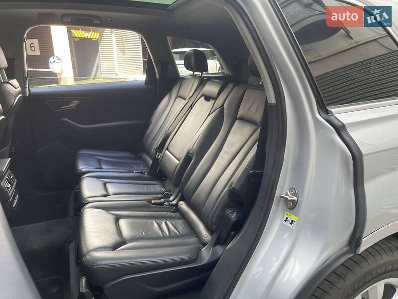 Позашляховик / Кросовер Audi Q7 2016 в Києві