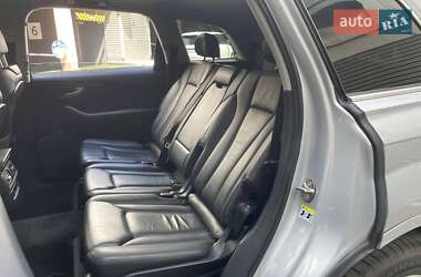 Внедорожник / Кроссовер Audi Q7 2016 в 