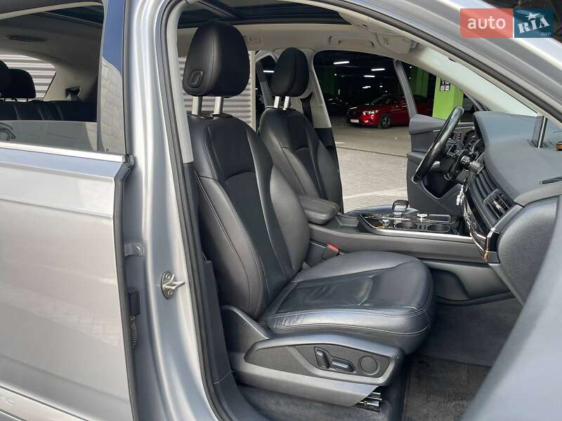 Позашляховик / Кросовер Audi Q7 2016 в Києві