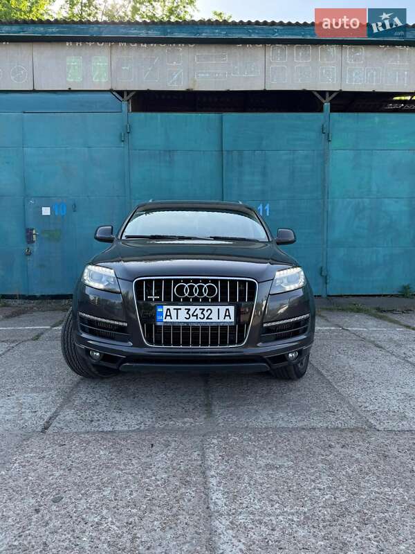 Внедорожник / Кроссовер Audi Q7 2013 в 