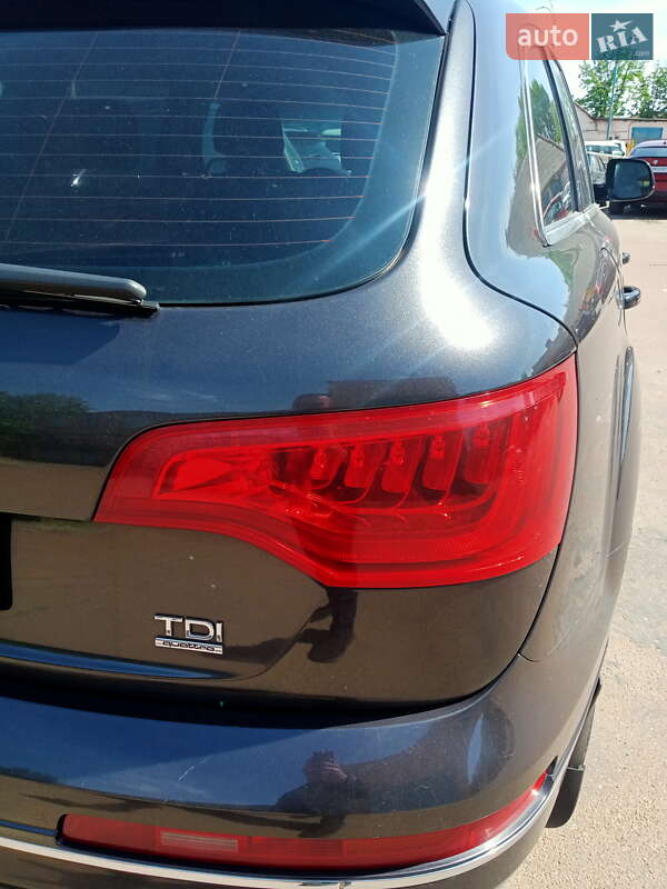 Позашляховик / Кросовер Audi Q7 2013 в Києві