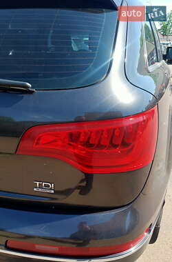 Внедорожник / Кроссовер Audi Q7 2013 в 