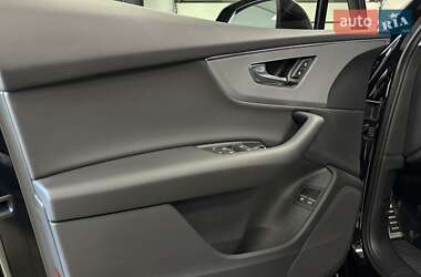 Внедорожник / Кроссовер Audi Q7 2020 в 