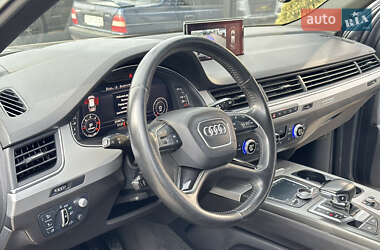 Внедорожник / Кроссовер Audi Q7 2016 в 