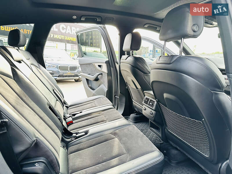 Внедорожник / Кроссовер Audi Q7 2016 в Харькове