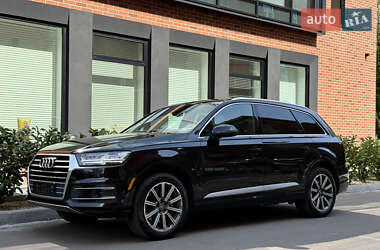 Внедорожник / Кроссовер Audi Q7 2017 в 