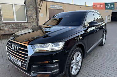 Позашляховик / Кросовер Audi Q7 2015 в 