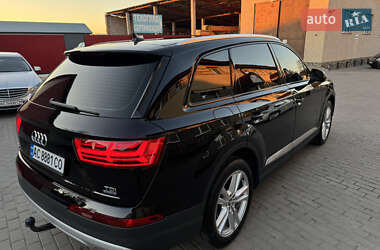 Позашляховик / Кросовер Audi Q7 2015 в 