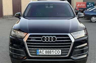 Позашляховик / Кросовер Audi Q7 2015 в 