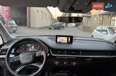 Позашляховик / Кросовер Audi Q7 2015 в 