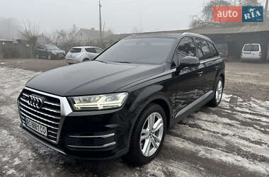 Позашляховик / Кросовер Audi Q7 2015 в 