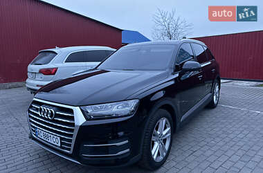 Позашляховик / Кросовер Audi Q7 2015 в 