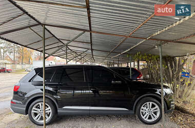 Позашляховик / Кросовер Audi Q7 2015 в 