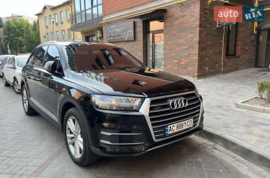 Позашляховик / Кросовер Audi Q7 2015 в 