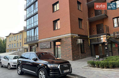 Позашляховик / Кросовер Audi Q7 2015 в 
