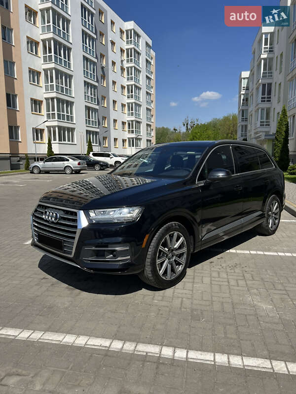 Позашляховик / Кросовер Audi Q7 2016 в 