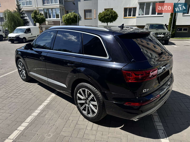 Позашляховик / Кросовер Audi Q7 2016 в Львові