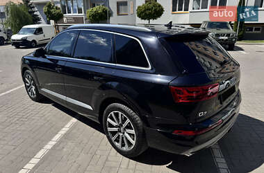 Внедорожник / Кроссовер Audi Q7 2016 в 