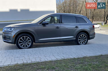 Внедорожник / Кроссовер Audi Q7 2016 в 
